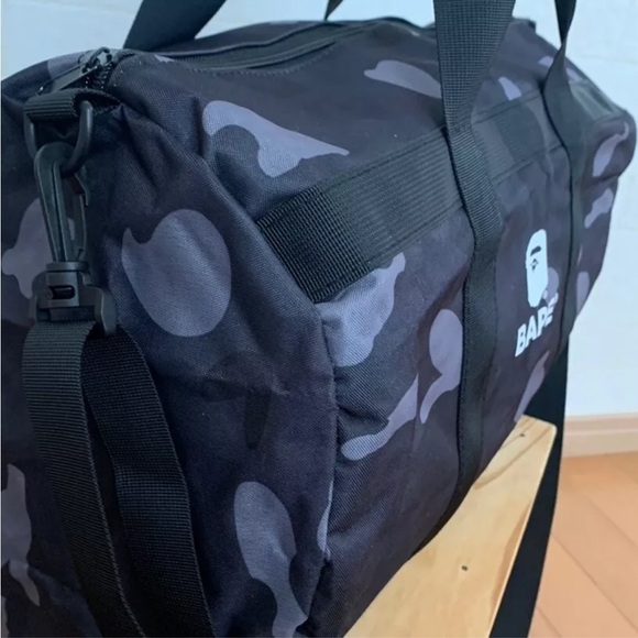 BAPE A Bathing Ape Duffle Bag City Camo Black Large Shoulder strap zip top - Picture 6 of 10